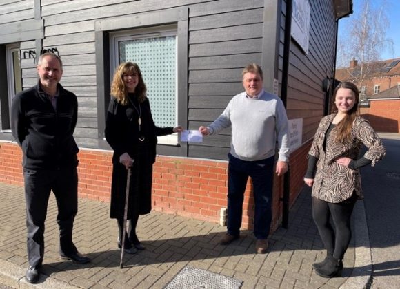 Centre receives a boost from the Look Forward Masonic Lodge. Centre receives a boost from the Look Forward Masonic Lodge.
